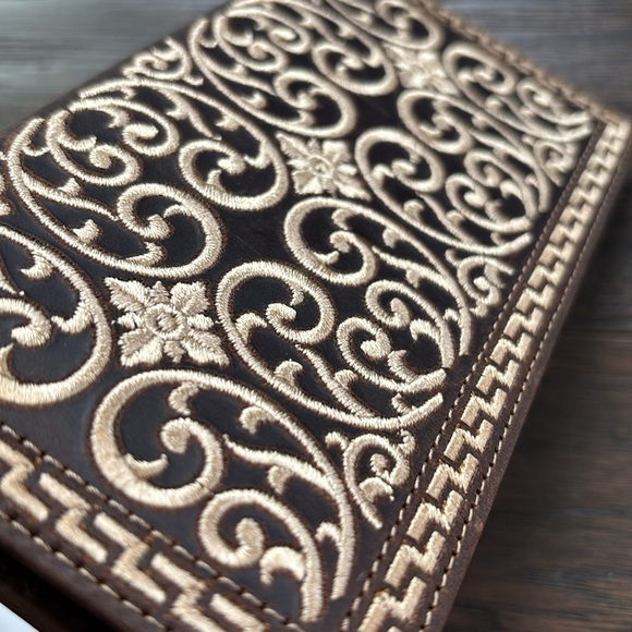 Nocona Belt Co. Rodeo wallet/checkbook cover, genuine leather,embroidered slim - Picture 2 of 9